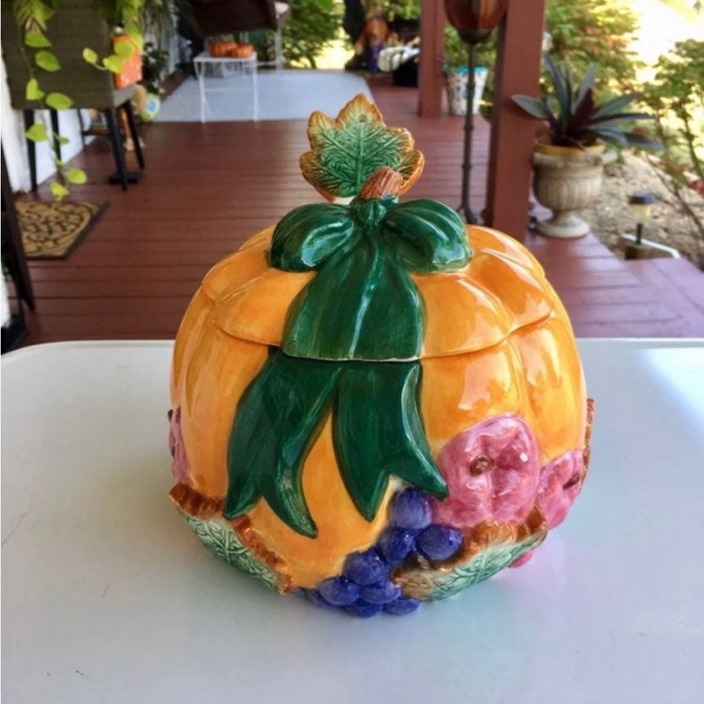 1996 CERAMIC PUMPKIN BOWL WITH SPOON